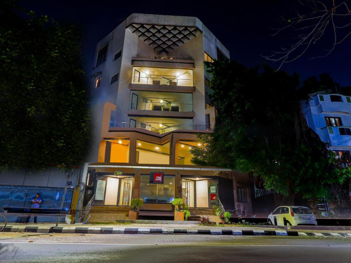 Treebo Trend Time Square Marine Drive Hotel Kochi ภายนอก รูปภาพ