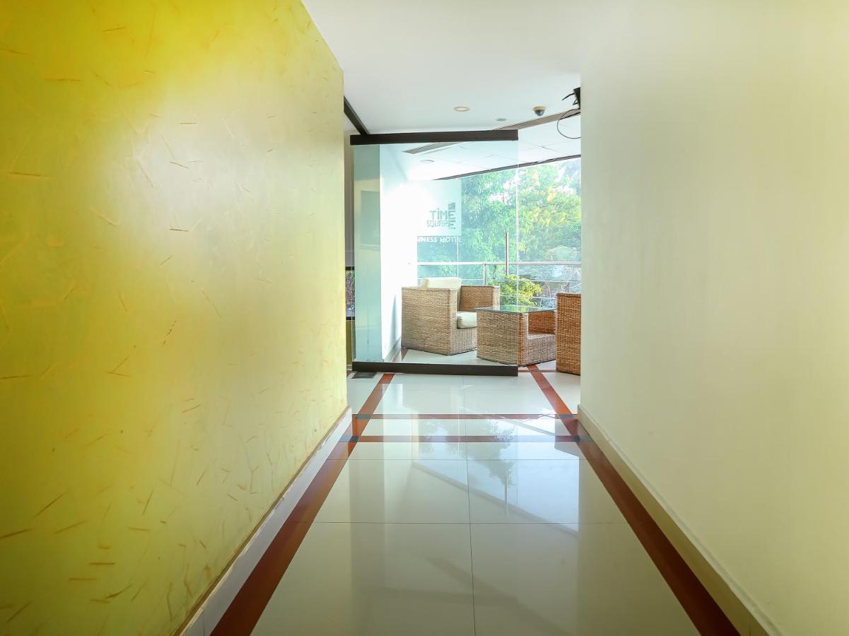 Treebo Trend Time Square Marine Drive Hotel Kochi ภายนอก รูปภาพ