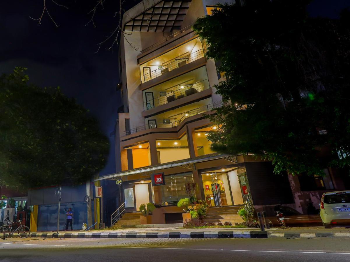 Treebo Trend Time Square Marine Drive Hotel Kochi ภายนอก รูปภาพ