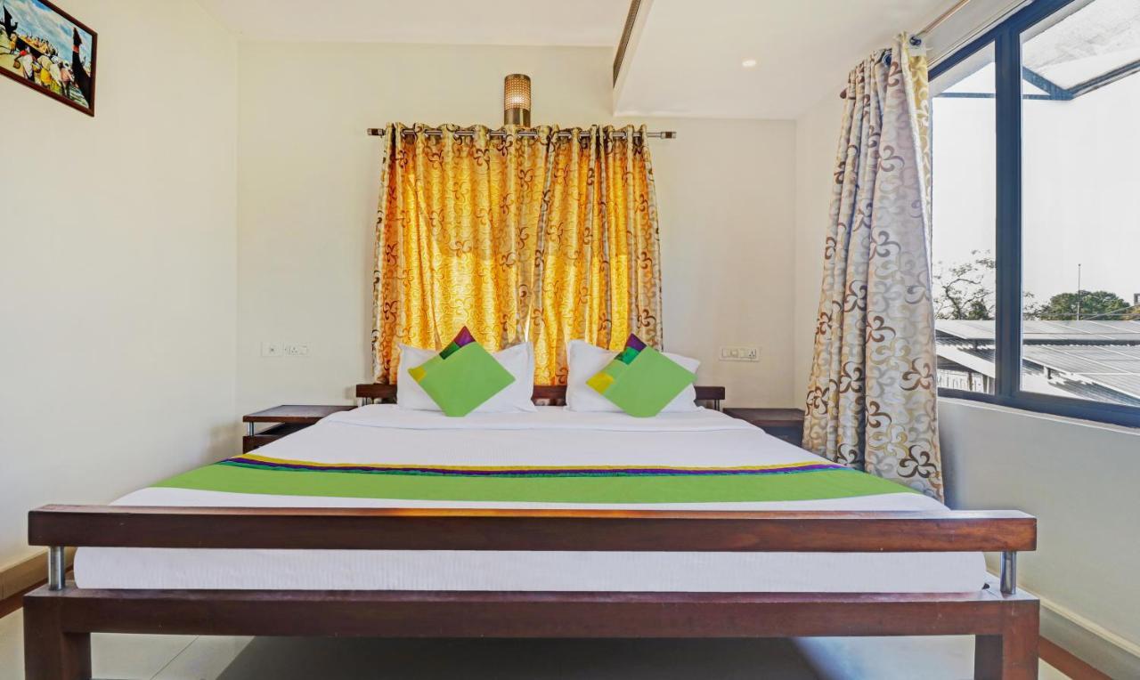 Treebo Trend Time Square Marine Drive Hotel Kochi ภายนอก รูปภาพ
