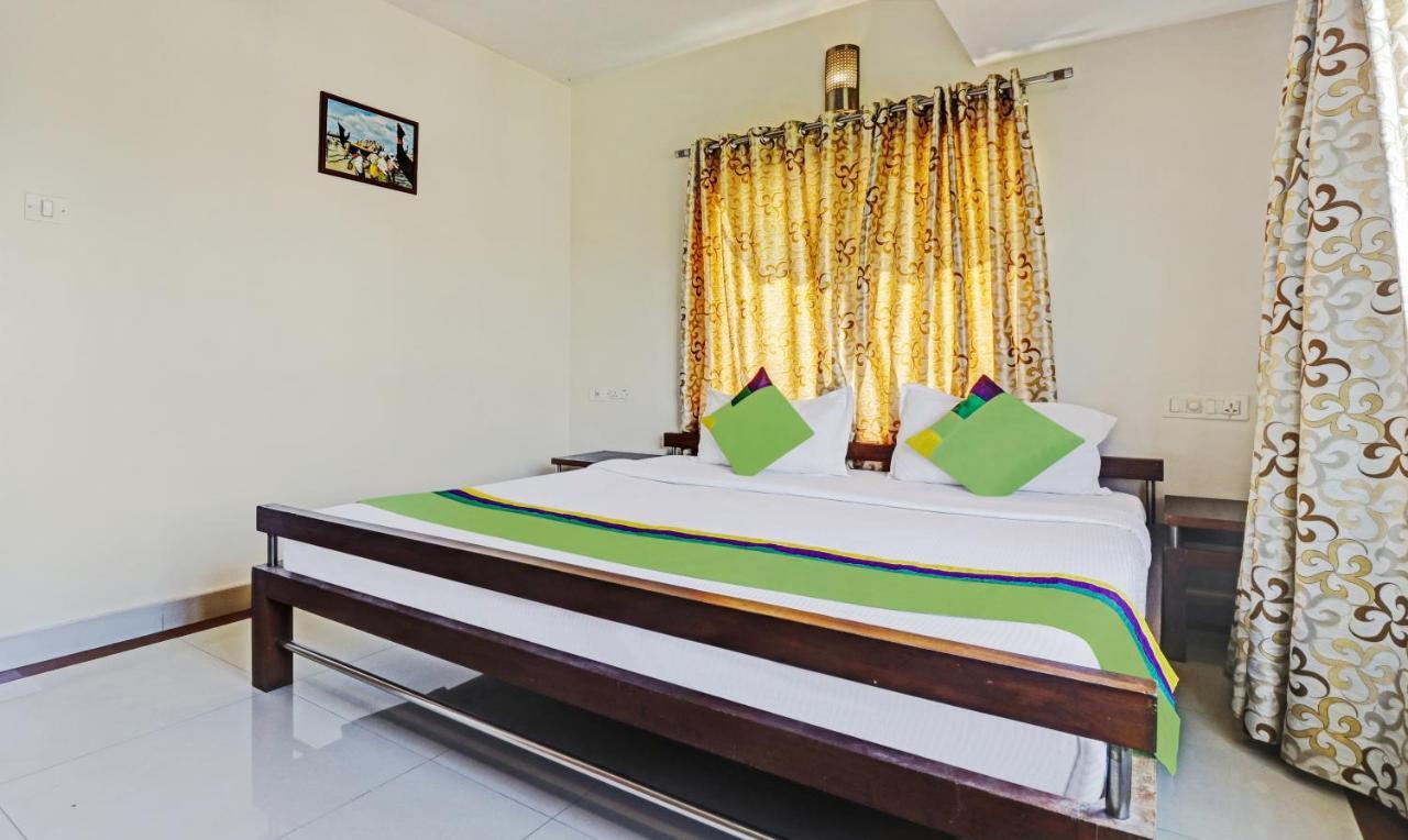 Treebo Trend Time Square Marine Drive Hotel Kochi ภายนอก รูปภาพ