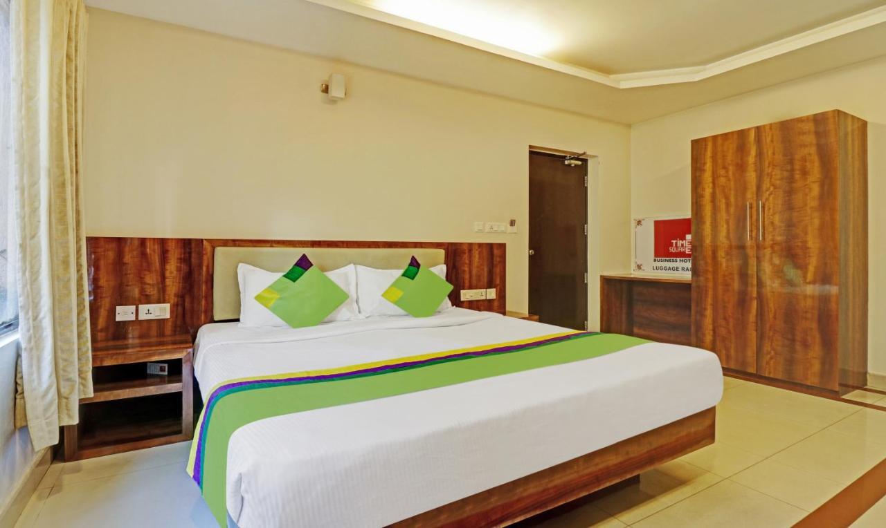 Treebo Trend Time Square Marine Drive Hotel Kochi ภายนอก รูปภาพ