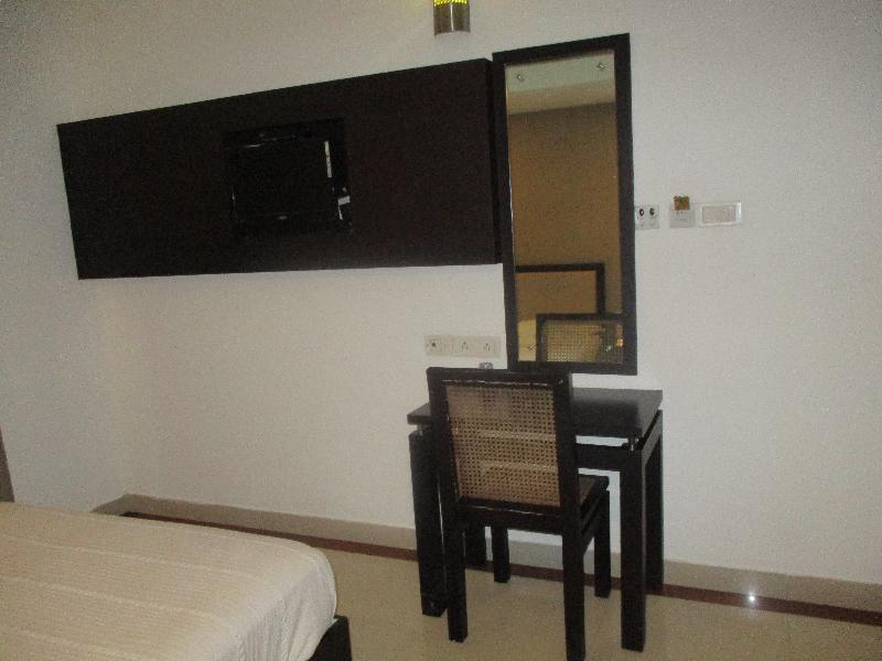 Treebo Trend Time Square Marine Drive Hotel Kochi ภายนอก รูปภาพ