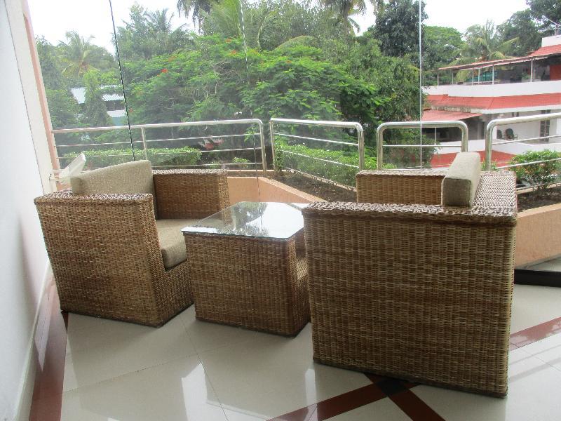 Treebo Trend Time Square Marine Drive Hotel Kochi ภายนอก รูปภาพ