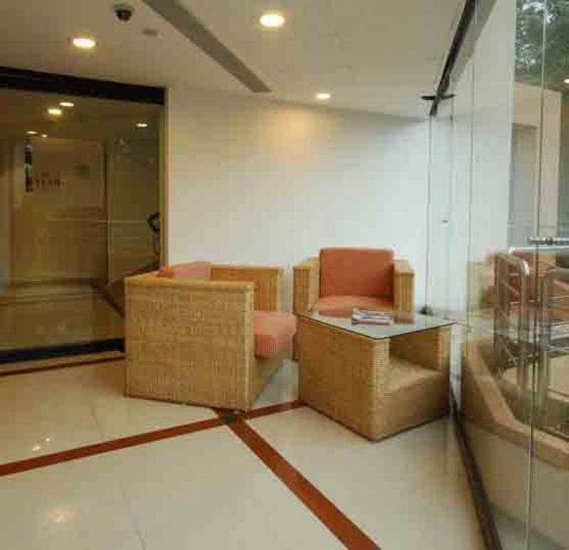 Treebo Trend Time Square Marine Drive Hotel Kochi ภายนอก รูปภาพ